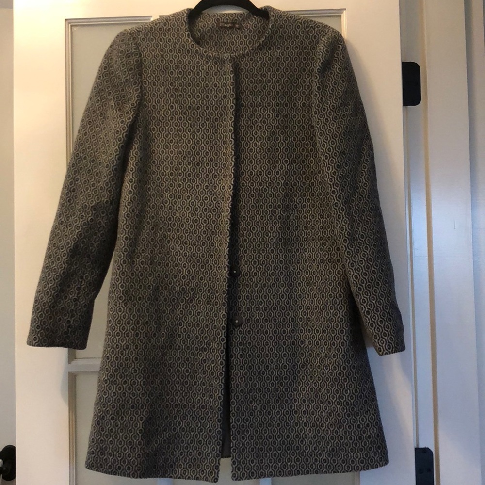 J McLaughlin collarless snap front coat XS